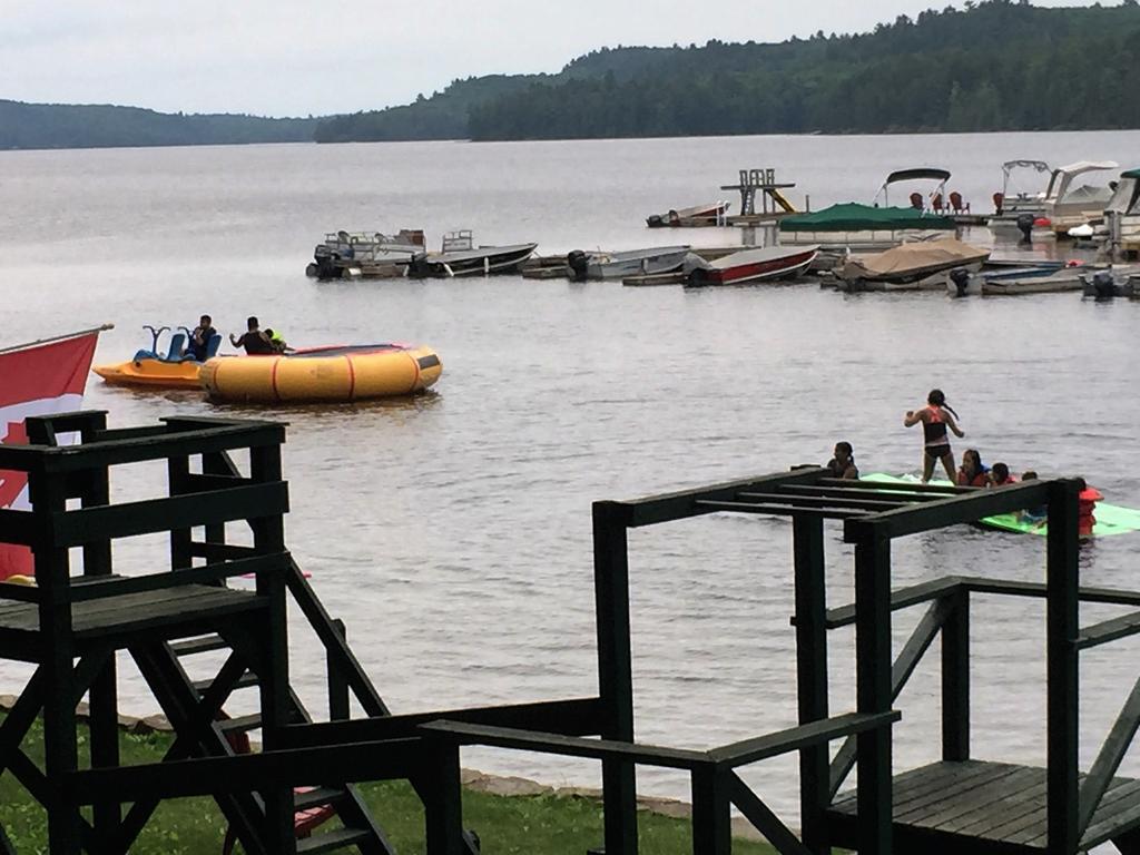 Little Hawk Resort & Marina Algonquin Highlands Exterior foto
